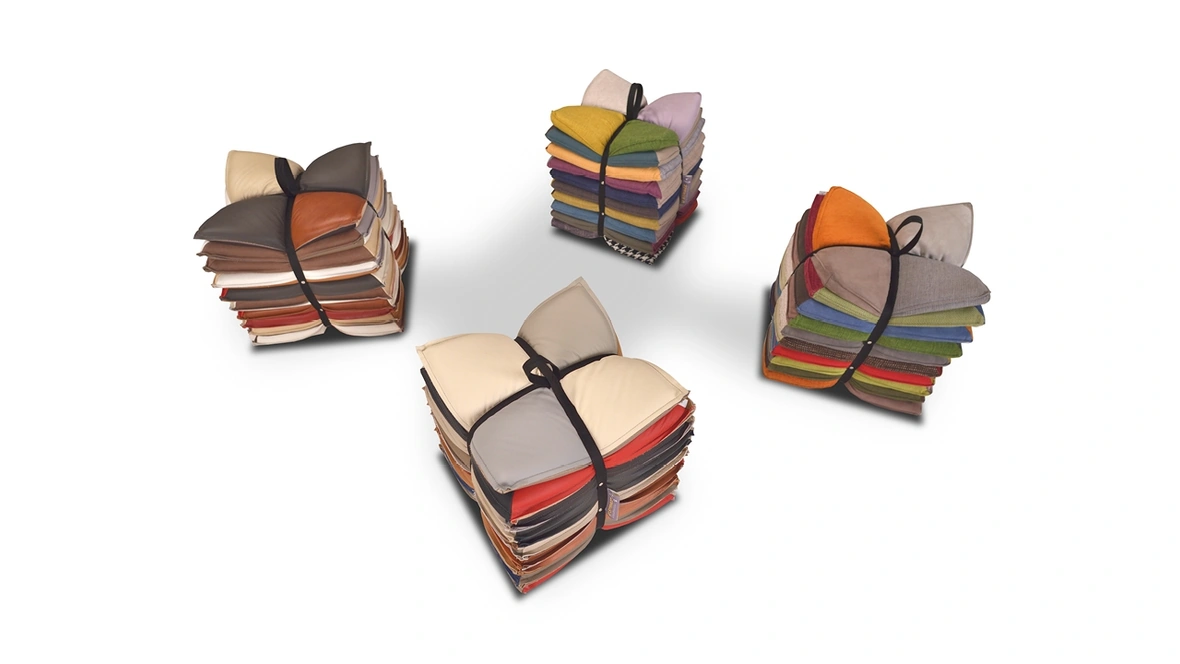 Pouf di design in tessuto U' Strozz di Calia