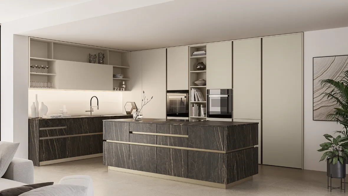 Cucina Moderna con isola Iconica 07 in laccato e ceramica di Veneta Cucine