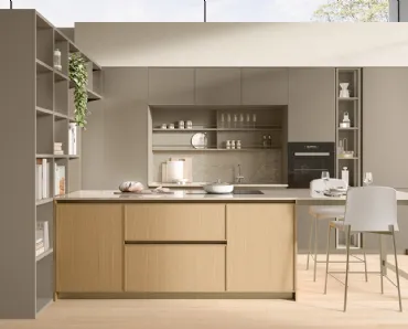 Cucina Moderna in vetro mopaco Alabastro con penisola in Rovere Sakura 02 di Veneta Cucine
